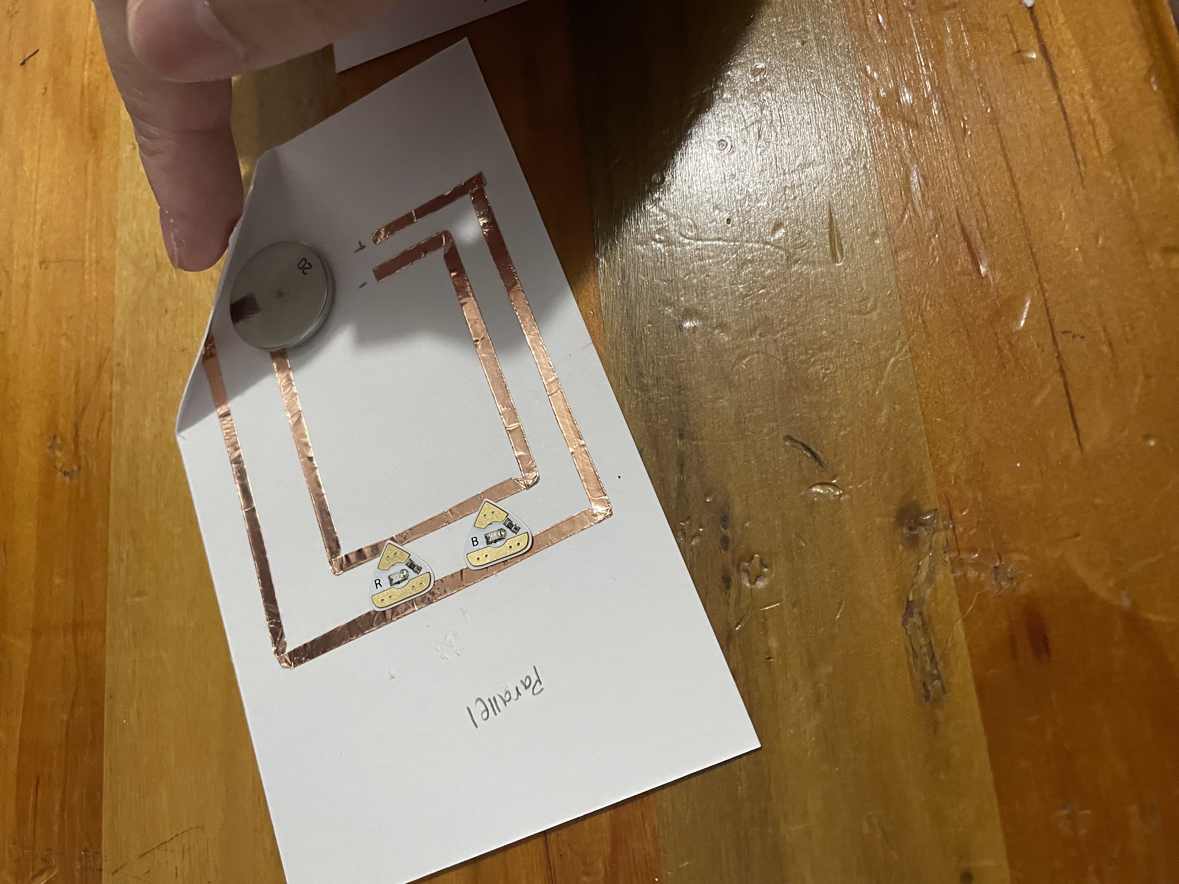 I tried to make the parallel circuit again, but with a different layout.