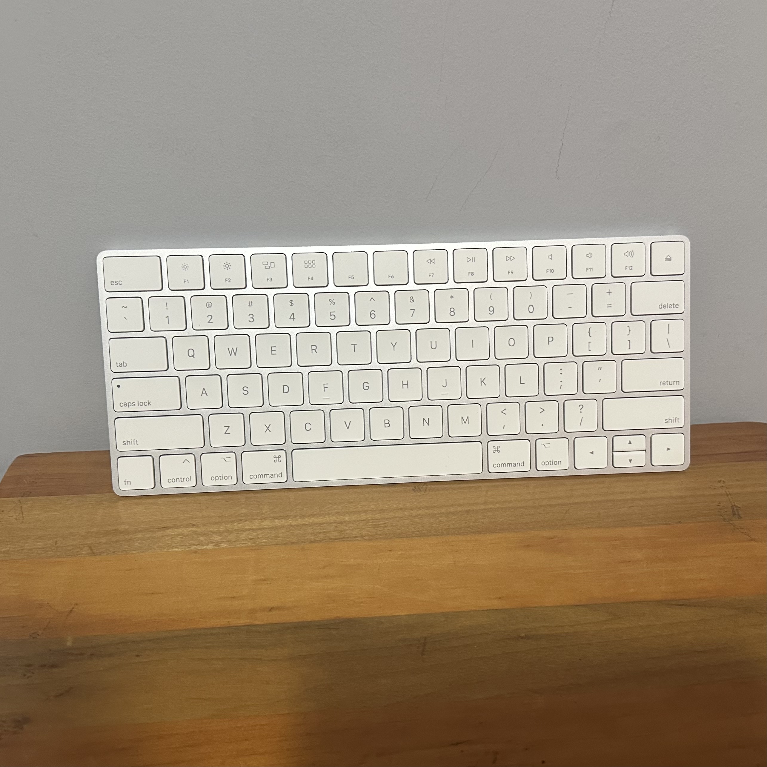 sound of typing on a keyboard <br><audio controls src='audio/keyboard.m4a'></audio>